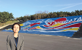 西海岸公園大階段アートと区長