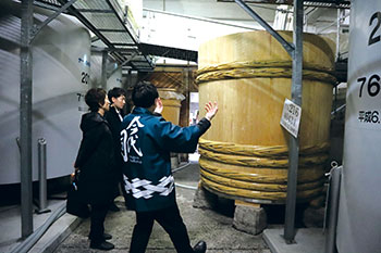 酒蔵見学ツアー　風景