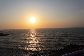 上って風を感じながら夕日を見よう! 