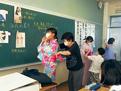 浴衣着付け(山の下中学校)