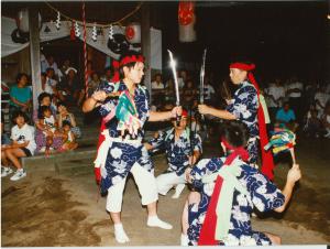 鳥屋の神楽（ヨツギリマイ）