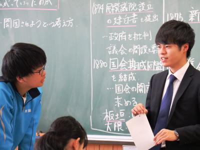 中学校でのようす