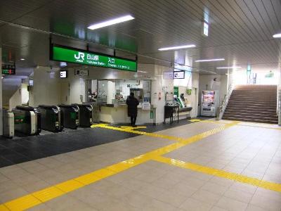 白山駅改札口