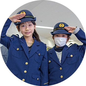 警察制服着用写真