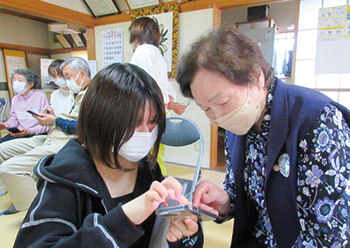 地域のお茶の間でみんな笑顔