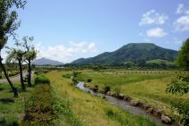 角田山と多宝山の画像